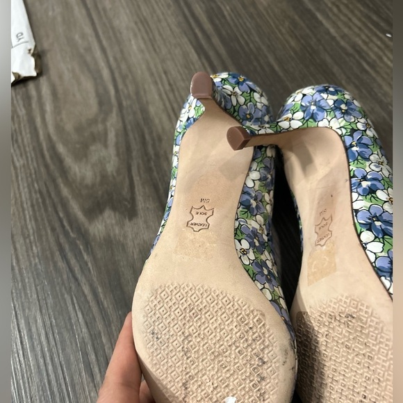 Tory Burch Penelope Pointy Toed Daisy Pattern Kitten Heel, size 5 - Picture 3 of 7